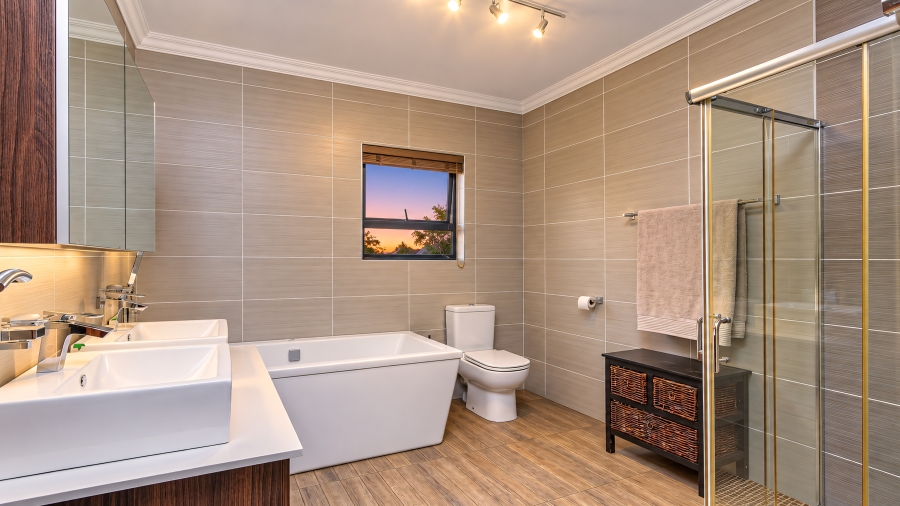3 Bedroom Property for Sale in Copperleaf Estate Gauteng