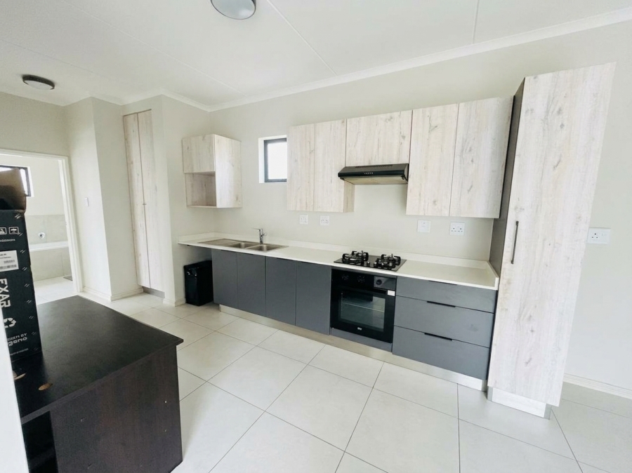 To Let 2 Bedroom Property for Rent in Erand Gardens Gauteng