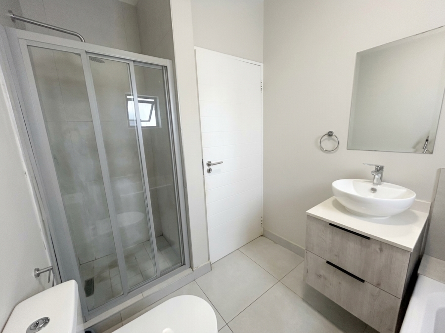 To Let 2 Bedroom Property for Rent in Erand Gardens Gauteng