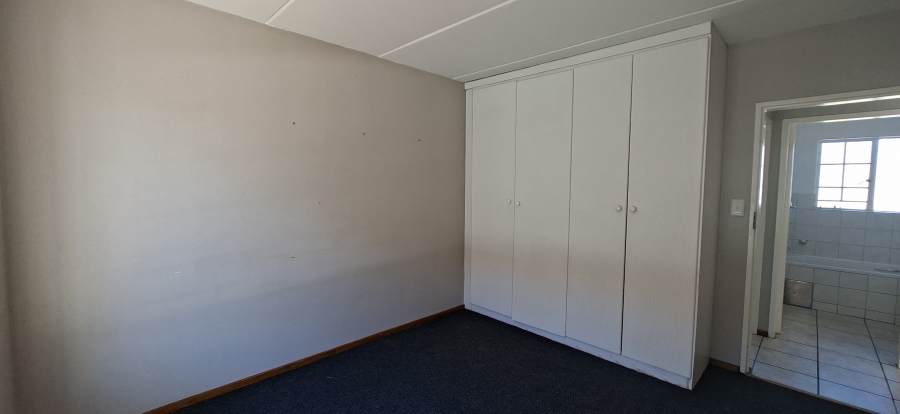 2 Bedroom Property for Sale in Kenmare Gauteng