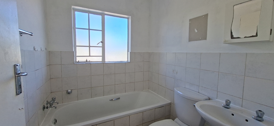 2 Bedroom Property for Sale in Kenmare Gauteng