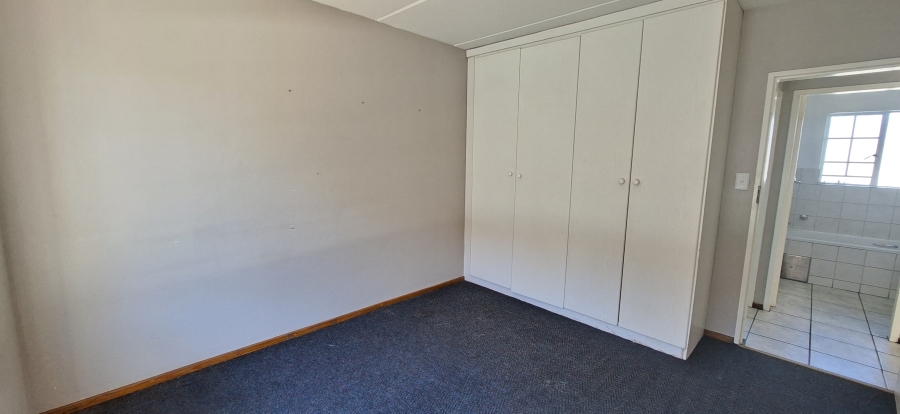 2 Bedroom Property for Sale in Kenmare Gauteng