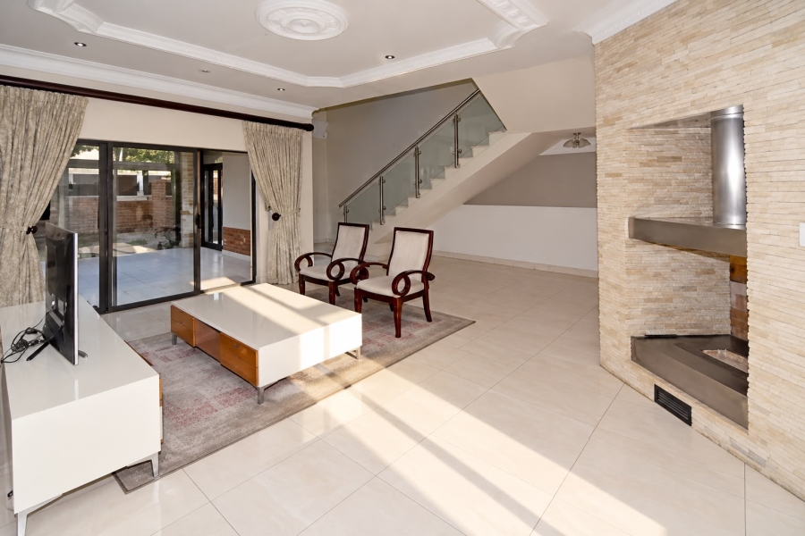 5 Bedroom Property for Sale in Waterfall Country Village Gauteng