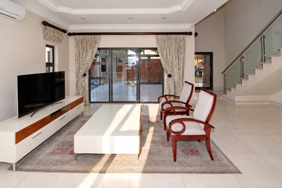 5 Bedroom Property for Sale in Waterfall Country Village Gauteng