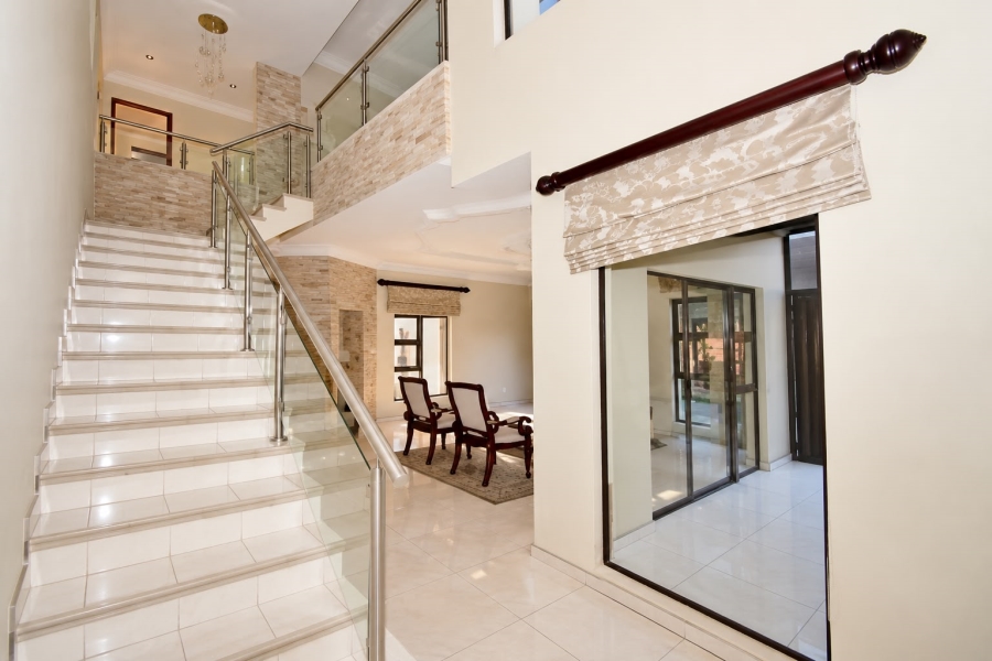5 Bedroom Property for Sale in Waterfall Country Village Gauteng