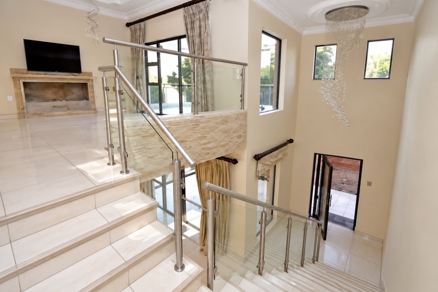 5 Bedroom Property for Sale in Waterfall Country Village Gauteng