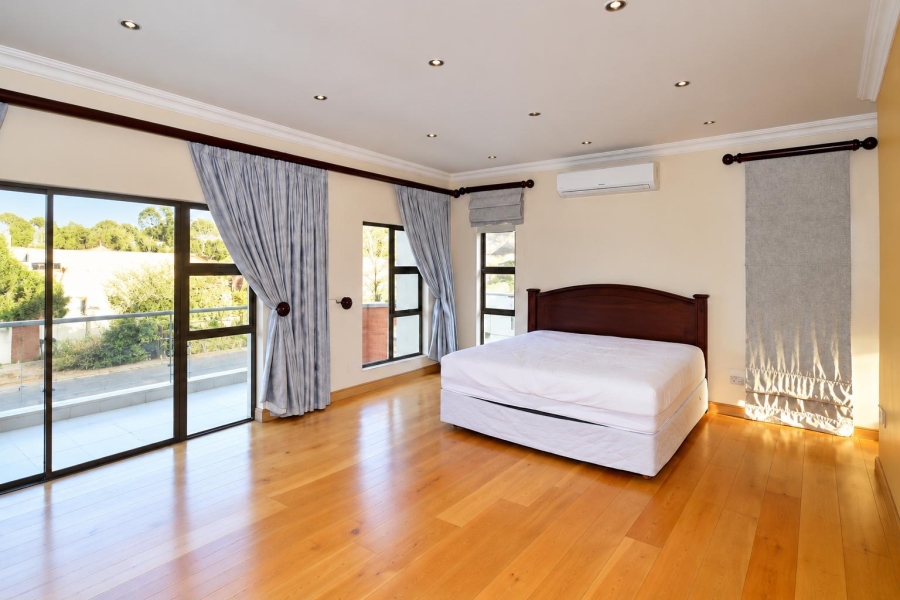 5 Bedroom Property for Sale in Waterfall Country Village Gauteng