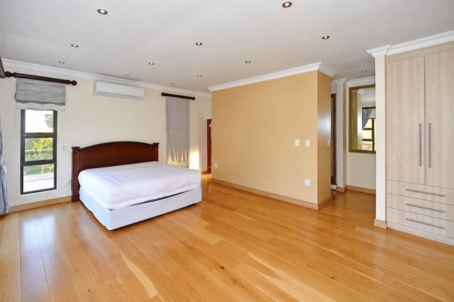 5 Bedroom Property for Sale in Waterfall Country Village Gauteng