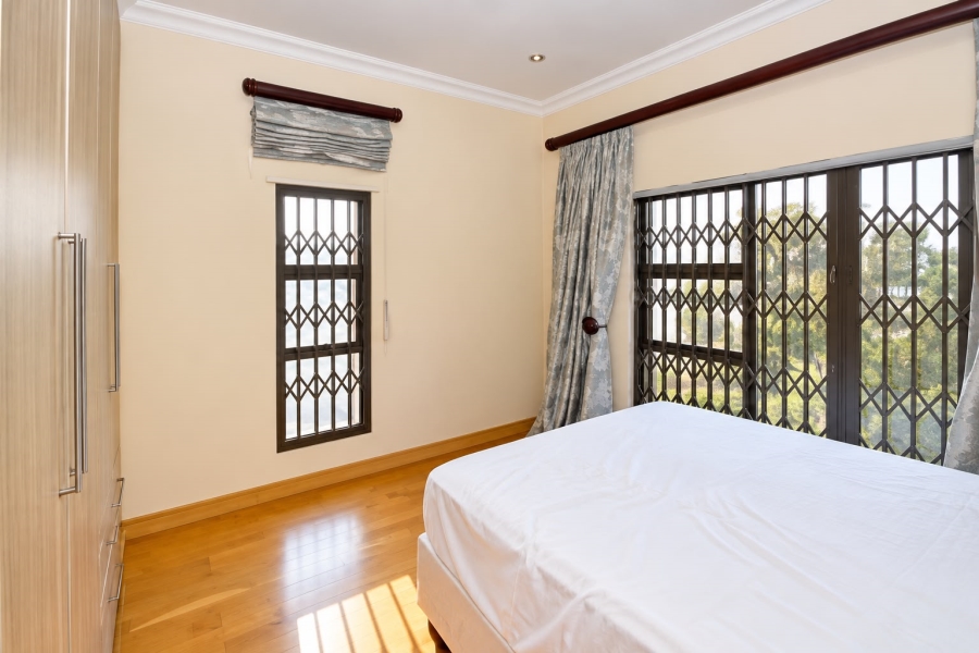 5 Bedroom Property for Sale in Waterfall Country Village Gauteng
