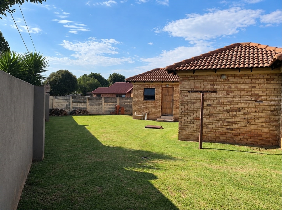3 Bedroom Property for Sale in Crystal Park Gauteng