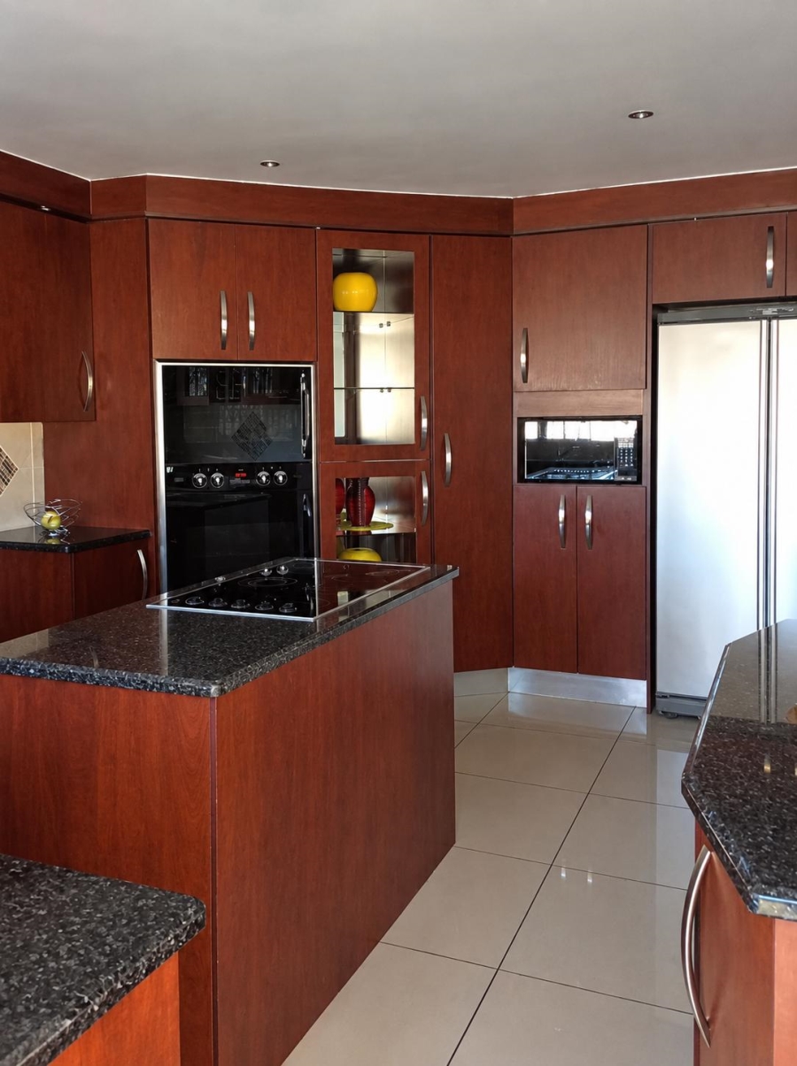 3 Bedroom Property for Sale in Crystal Park Gauteng