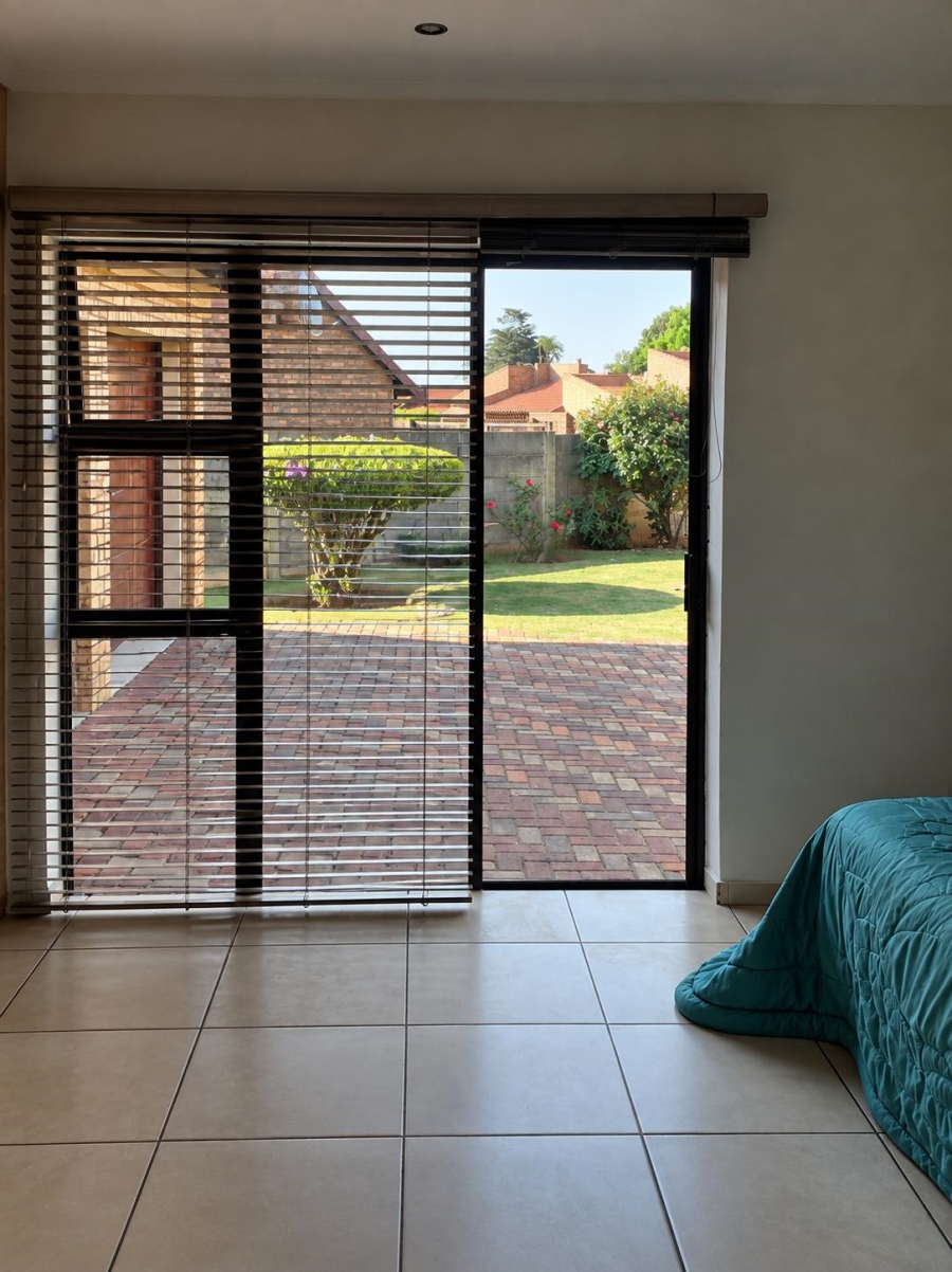 3 Bedroom Property for Sale in Crystal Park Gauteng