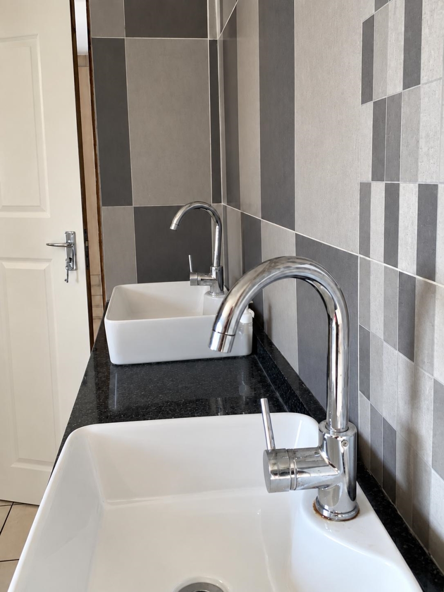 3 Bedroom Property for Sale in Crystal Park Gauteng