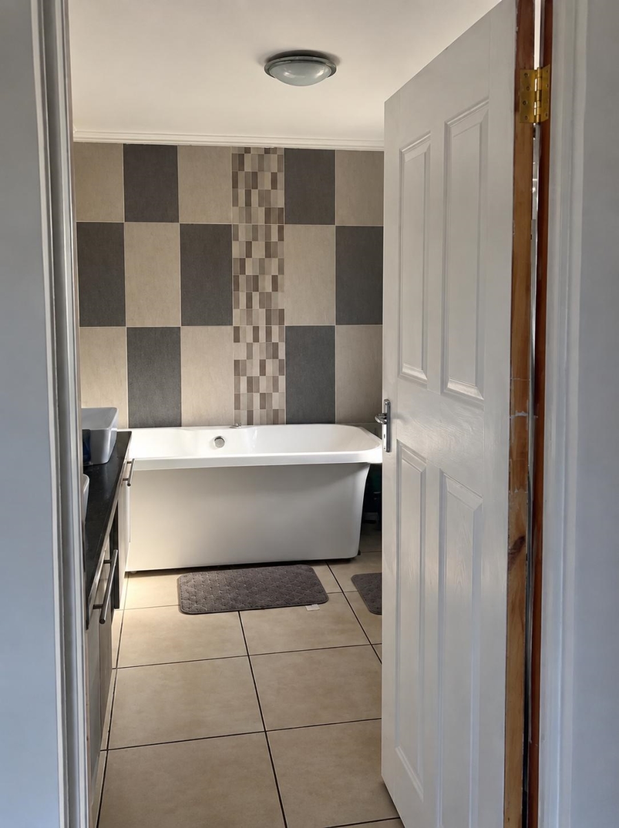3 Bedroom Property for Sale in Crystal Park Gauteng
