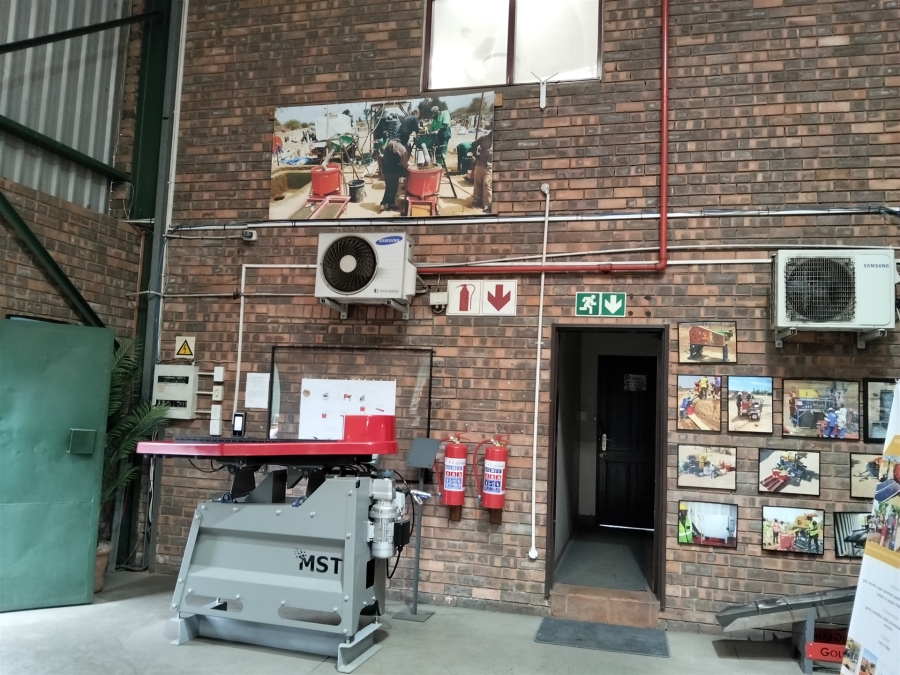 To Let Commercial Property for Rent in North Riding Gauteng