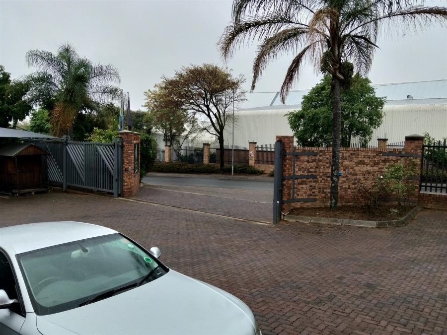 To Let Commercial Property for Rent in North Riding Gauteng