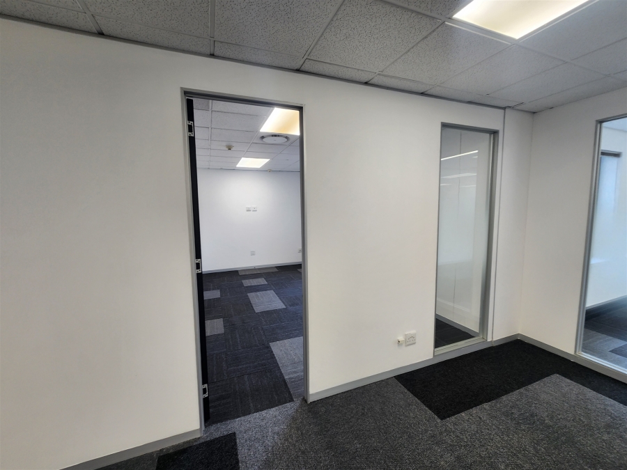 To Let Commercial Property for Rent in Barlow Park Gauteng