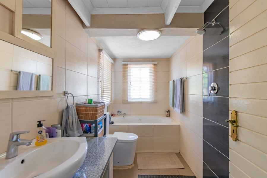 3 Bedroom Property for Sale in Chartwell Gauteng