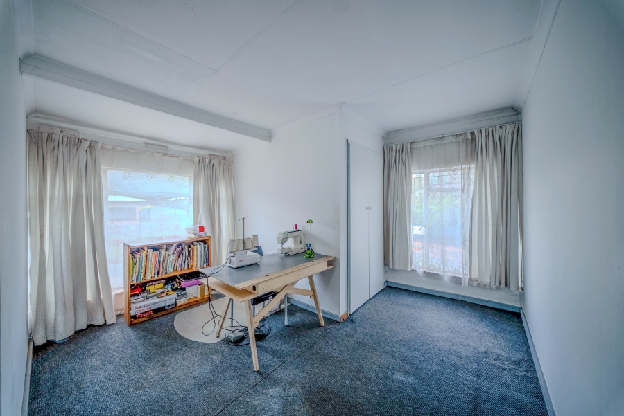 5 Bedroom Property for Sale in Mountain View Gauteng