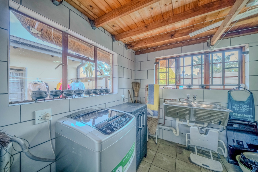 5 Bedroom Property for Sale in Mountain View Gauteng
