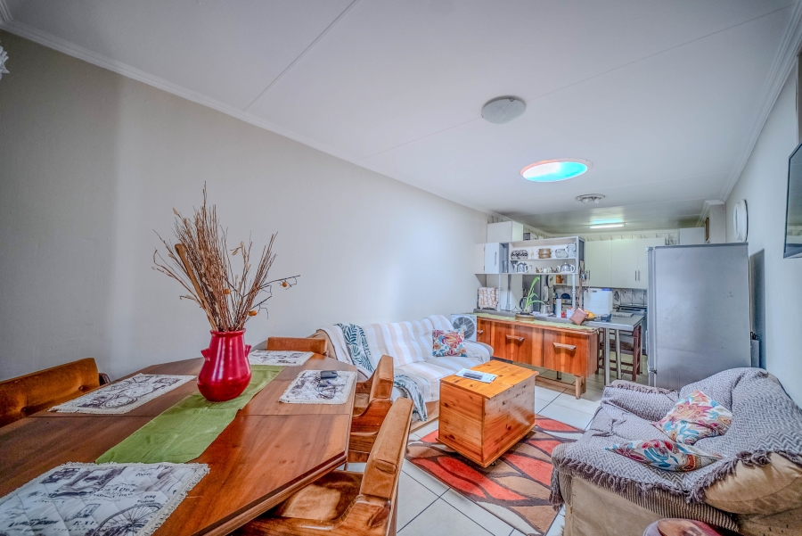 5 Bedroom Property for Sale in Mountain View Gauteng