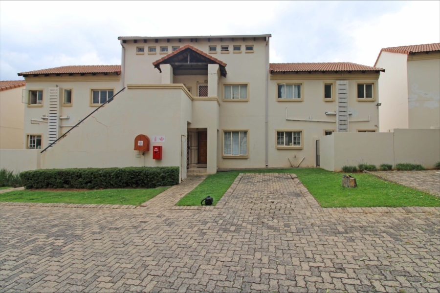 2 Bedroom Property for Sale in Country View Gauteng