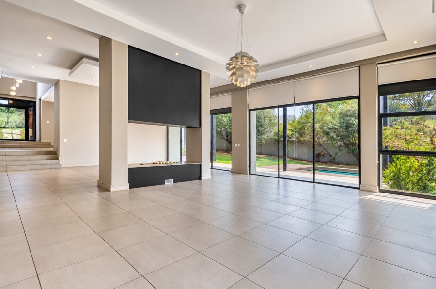 5 Bedroom Property for Sale in Helderfontein Estate Gauteng