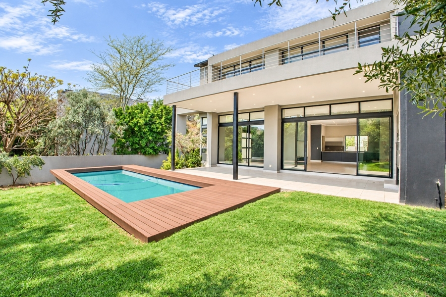 5 Bedroom Property for Sale in Helderfontein Estate Gauteng