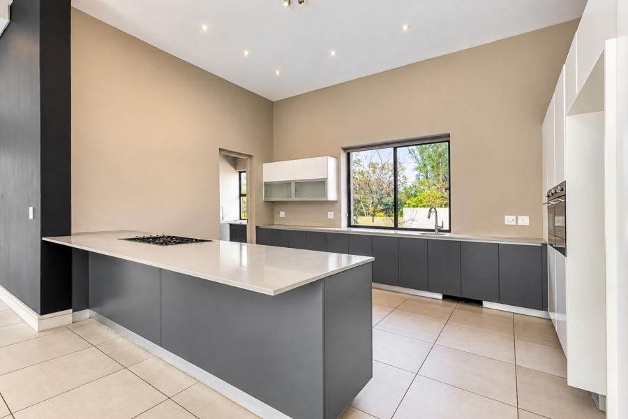 5 Bedroom Property for Sale in Helderfontein Estate Gauteng