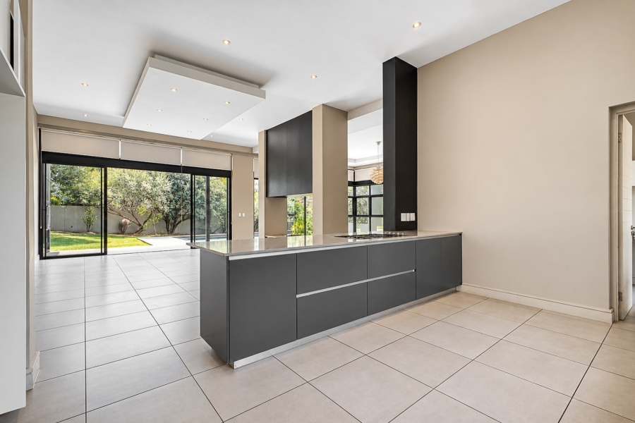 5 Bedroom Property for Sale in Helderfontein Estate Gauteng