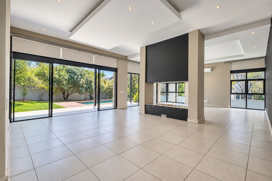 5 Bedroom Property for Sale in Helderfontein Estate Gauteng