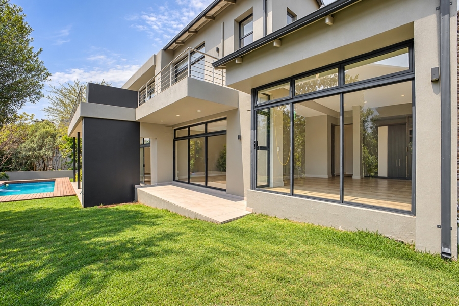 5 Bedroom Property for Sale in Helderfontein Estate Gauteng
