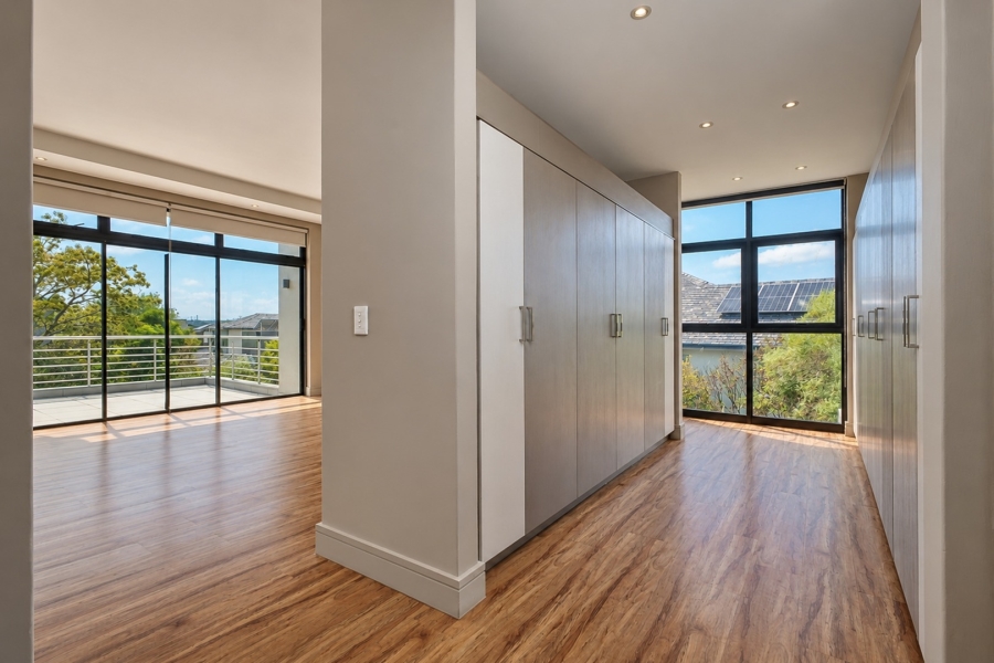 5 Bedroom Property for Sale in Helderfontein Estate Gauteng