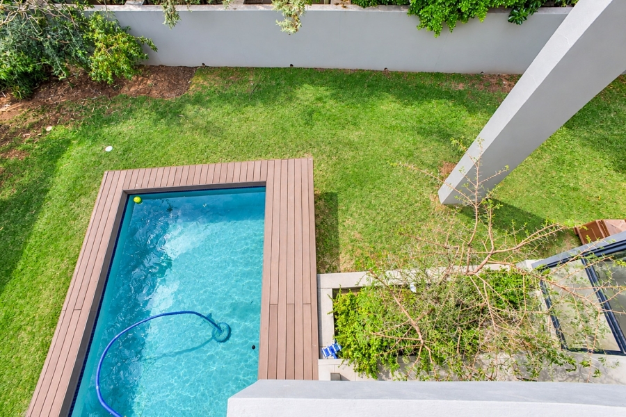 5 Bedroom Property for Sale in Helderfontein Estate Gauteng