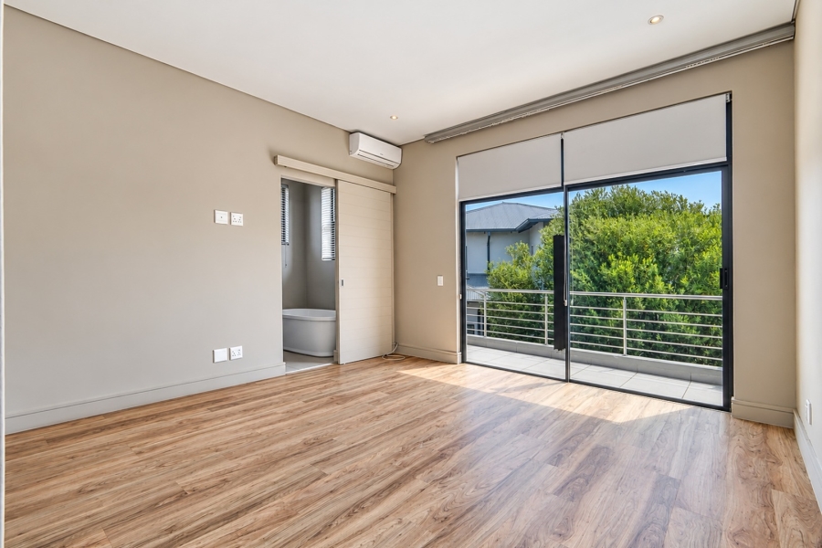 5 Bedroom Property for Sale in Helderfontein Estate Gauteng
