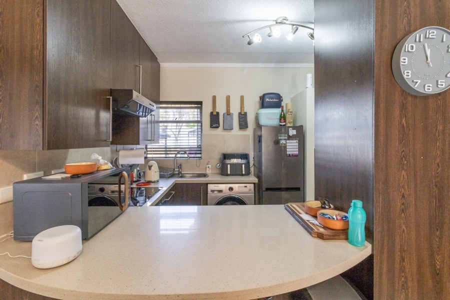 To Let 1 Bedroom Property for Rent in Lonehill Gauteng