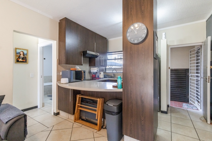 To Let 1 Bedroom Property for Rent in Lonehill Gauteng