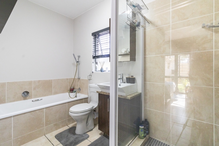To Let 1 Bedroom Property for Rent in Lonehill Gauteng