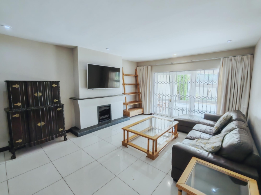To Let 3 Bedroom Property for Rent in Sandown Gauteng