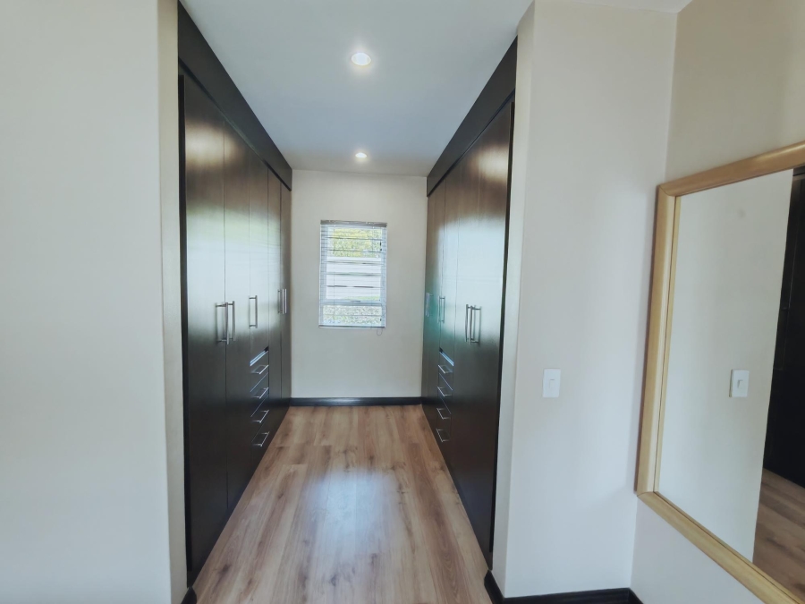 To Let 3 Bedroom Property for Rent in Sandown Gauteng