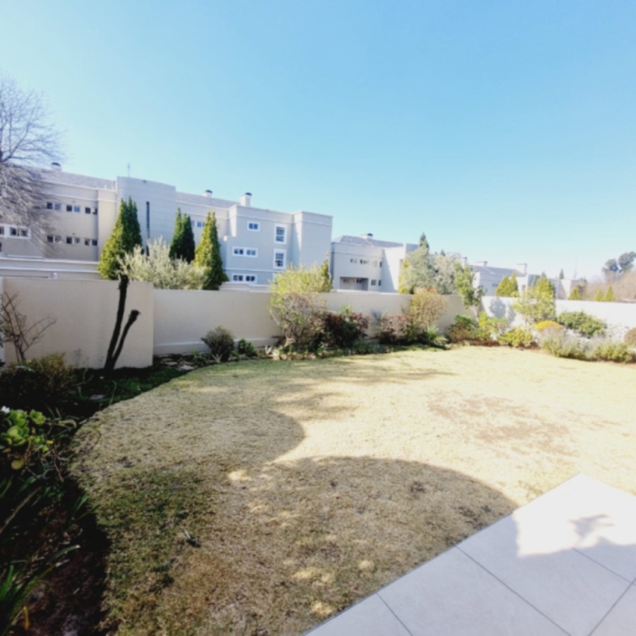 To Let 3 Bedroom Property for Rent in Sandown Gauteng