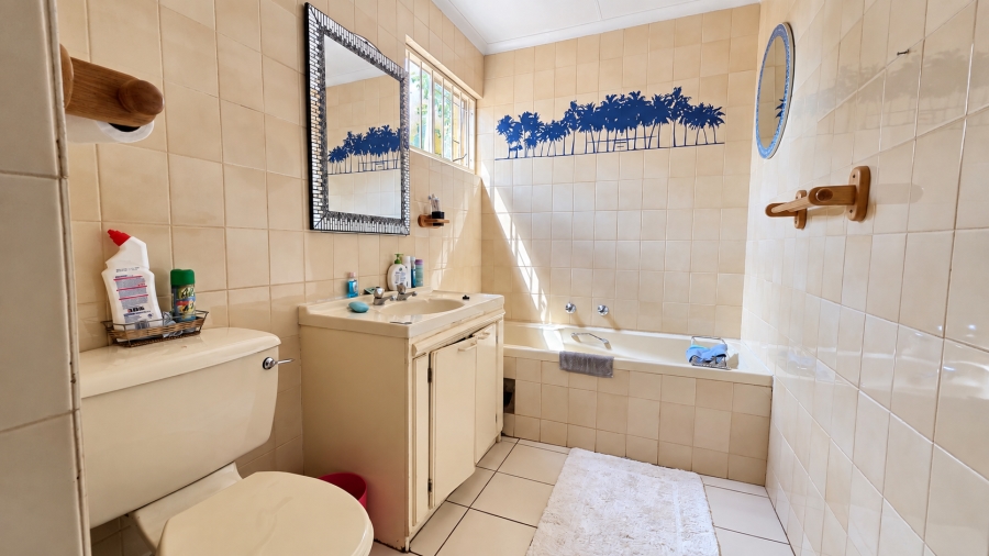 4 Bedroom Property for Sale in Garsfontein Gauteng