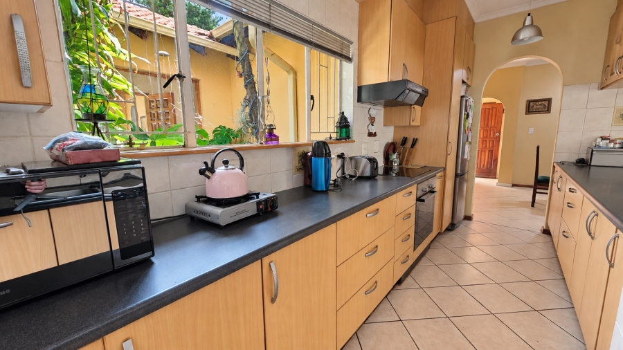 4 Bedroom Property for Sale in Garsfontein Gauteng