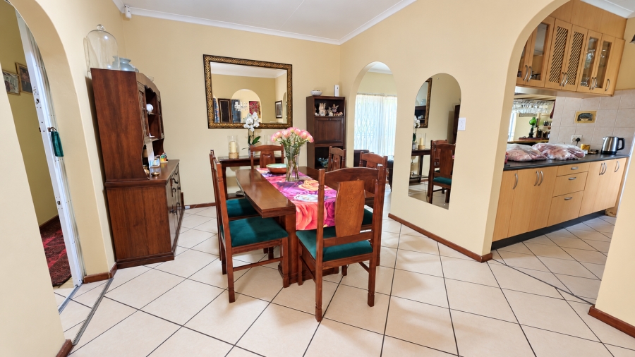 4 Bedroom Property for Sale in Garsfontein Gauteng