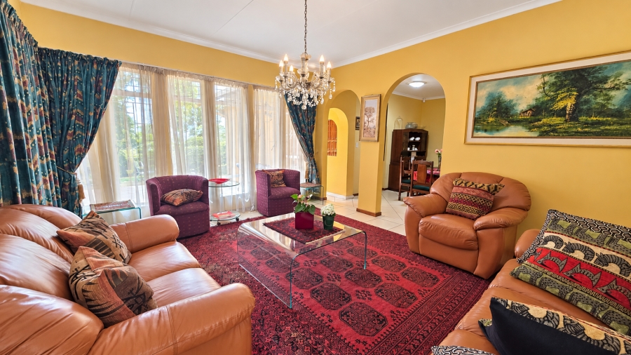 4 Bedroom Property for Sale in Garsfontein Gauteng