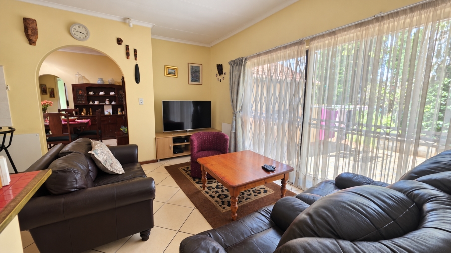 4 Bedroom Property for Sale in Garsfontein Gauteng
