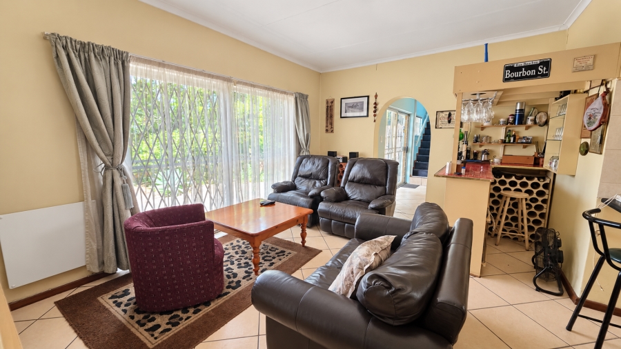 4 Bedroom Property for Sale in Garsfontein Gauteng