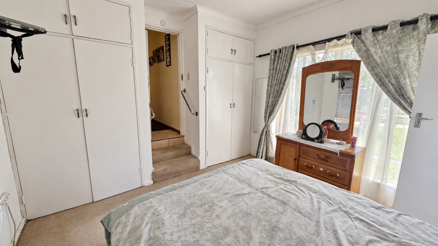 4 Bedroom Property for Sale in Garsfontein Gauteng