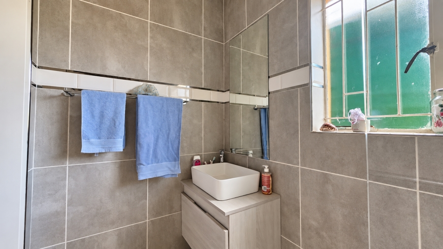 4 Bedroom Property for Sale in Garsfontein Gauteng
