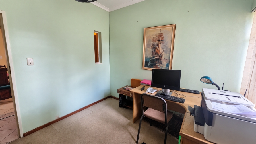 4 Bedroom Property for Sale in Garsfontein Gauteng